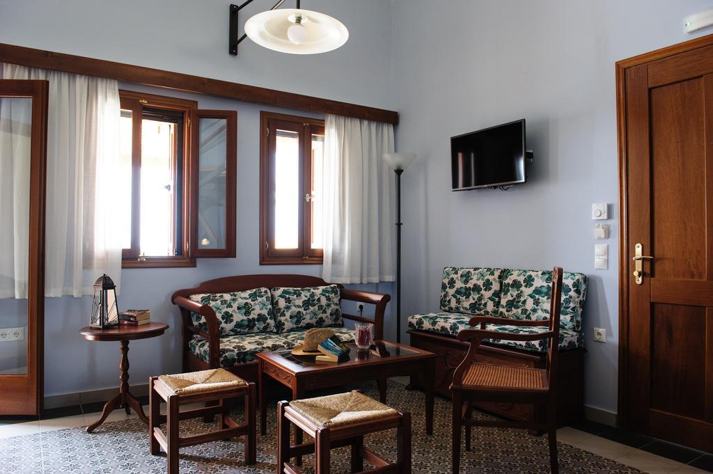 Alisahni Beachfront Villas Kiotari Extérieur photo